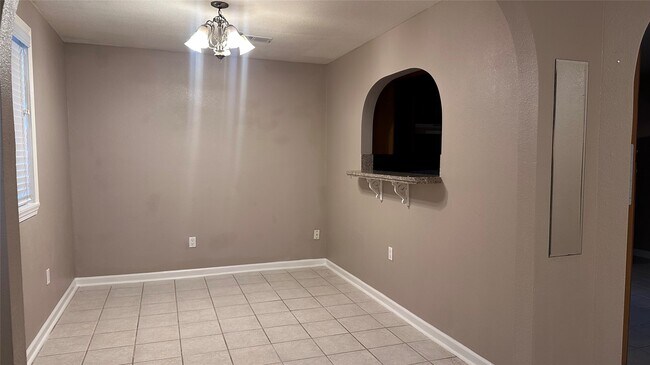 Foto del edificio - 5753 Pinehurst Dr