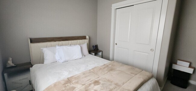 Foto del edificio - 3415 S Garibaldi Pl