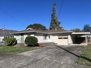 Building Photo - 521 E Rose St
