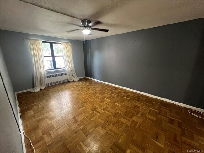 Foto del edificio - 237 N Broadway
