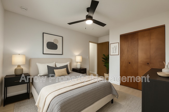 Building Photo - 515 W Saunders Ave