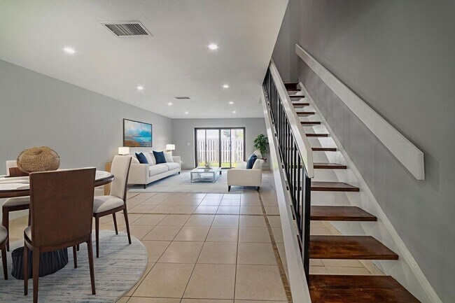 Foto del edificio - 2720 S Oakland Forest Dr