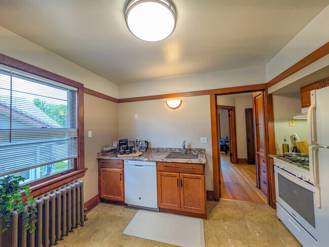 Foto del edificio - 1726 East Linnwood Avenue