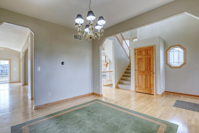 Building Photo - 411 Sand Hill Ln