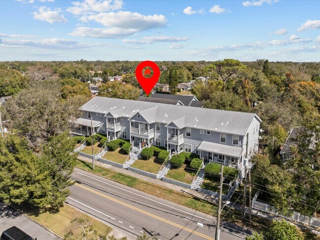 Foto del edificio - 945 N Fern Creek Ave