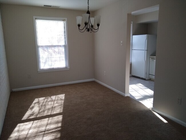 Dining Room - 774 Quince Orchard Blvd