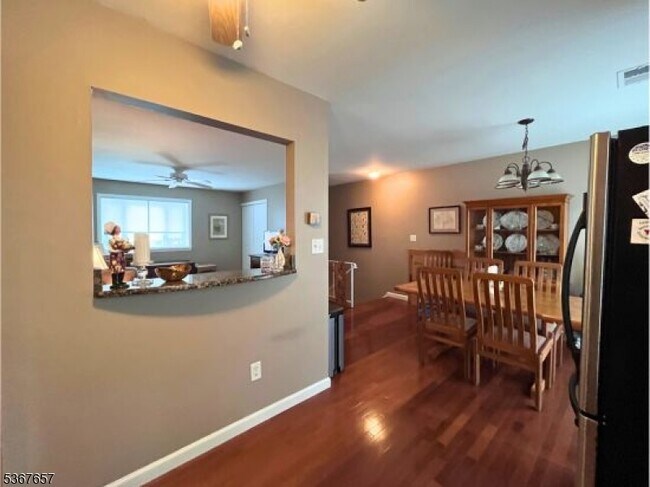 Foto del edificio - 1919B Stonegate Ln