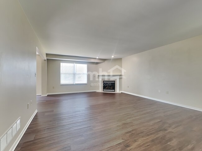 Building Photo - 1837 Cantwell Ct