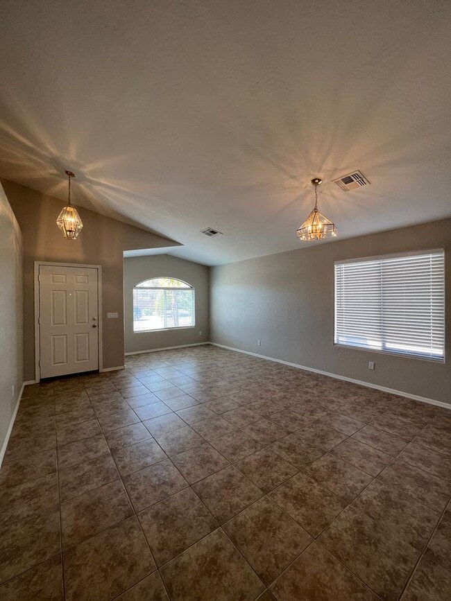 Building Photo - 4 Bedroom on Large Lot in Queen Creek