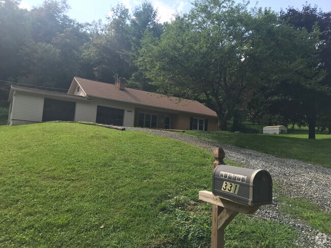 Building Photo - 331 Green Briar Rd