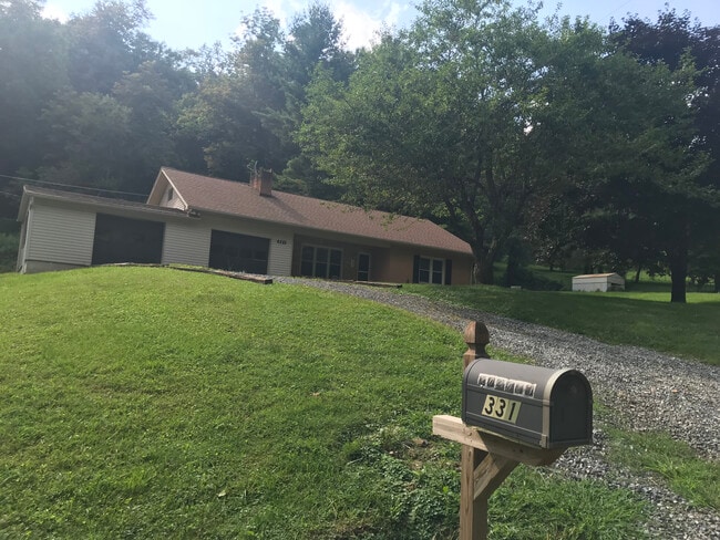 Building Photo - 331 Green Briar Rd