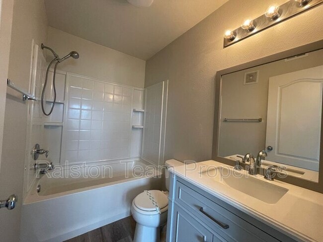 Building Photo - 1644 Burr Oak Pl