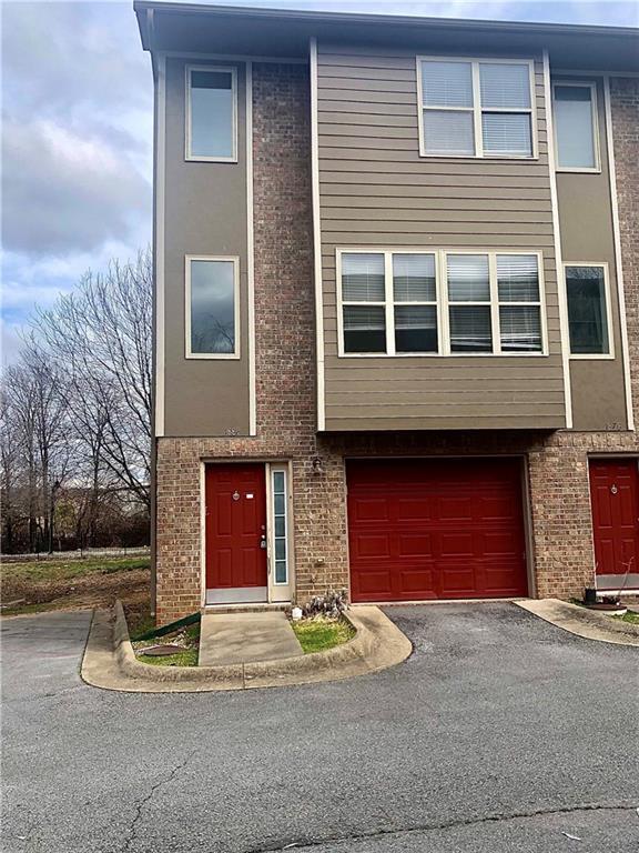 1882 N Scull Creek Dr, Fayetteville, AR 72703 Condo for Rent in