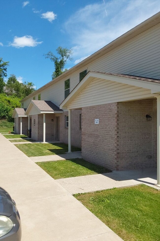 Building Photo - 226 Cerise Ln