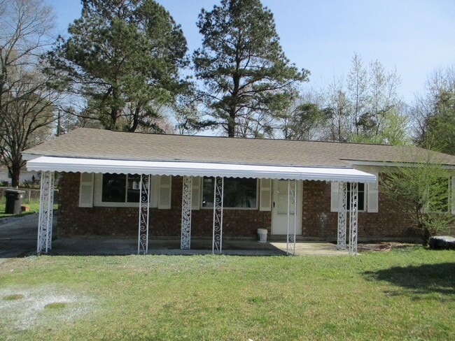 Building Photo - Updated 4 Bedroom Ranch in South Augusta