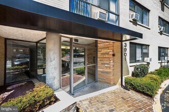 Building Photo - 3901 Tunlaw Rd NW