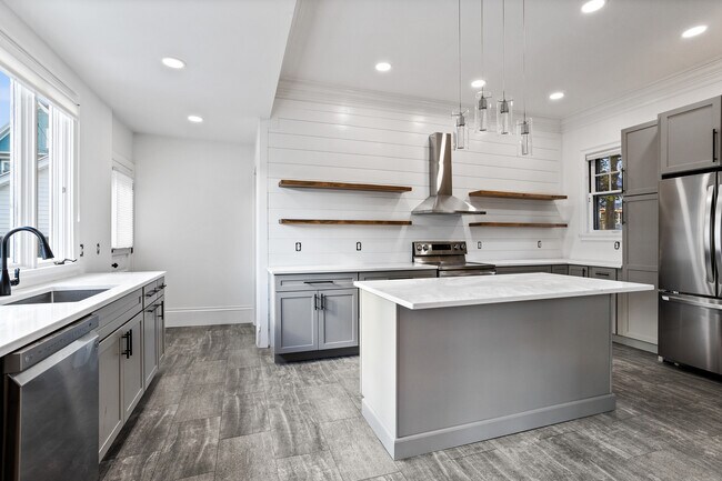 Building Photo - 506 Highland Ave