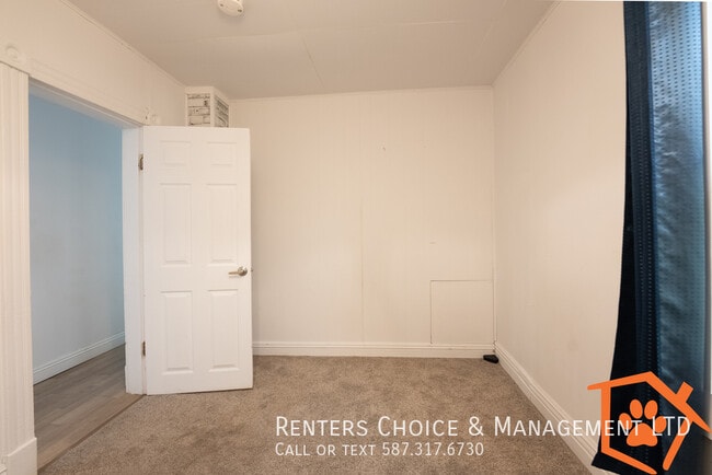 Building Photo - 2 Bedroom House, Pet Friendly With Yard, B...