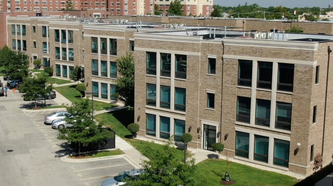 Building Photo - 6544 W Dickens Ave