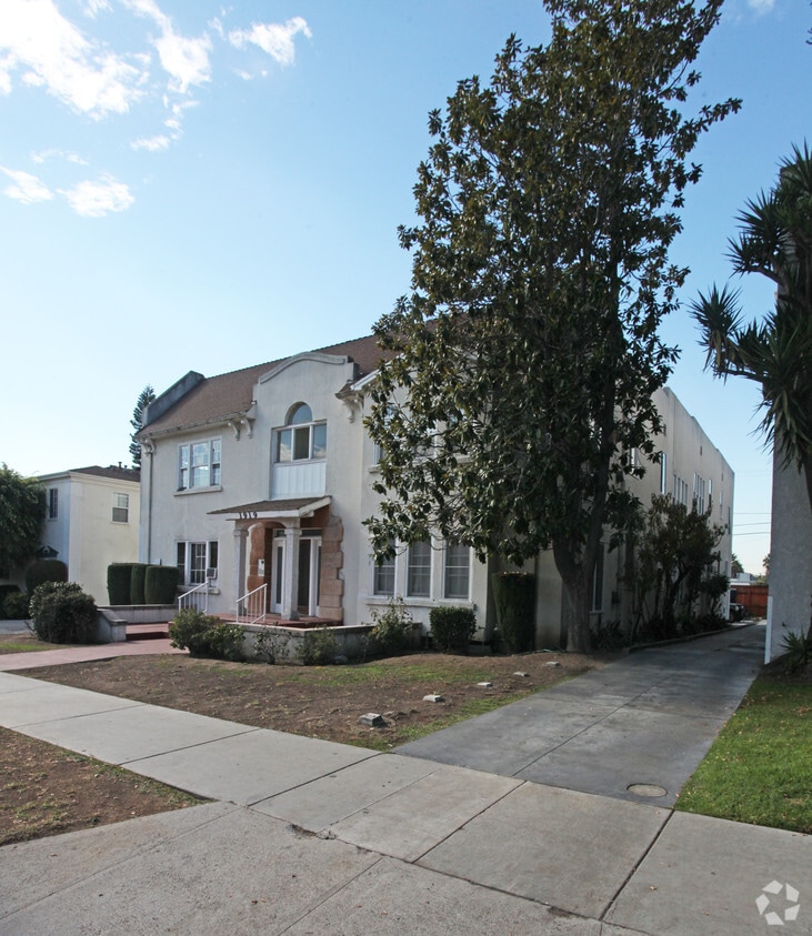 Building Photo - 1919 N Vermont Ave