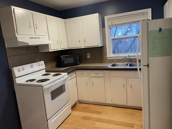 Foto del edificio - 2432 Woodhill Dr