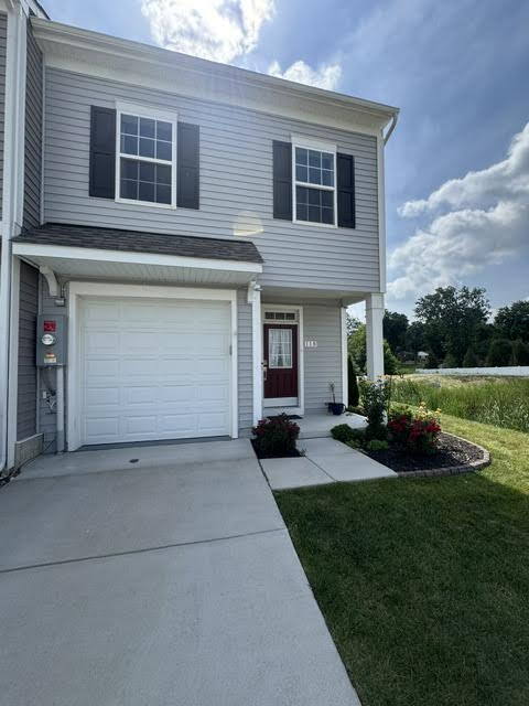 Foto del edificio - Modern End-Unit Townhome – Solar Powered, Garage, Pet Friendly, and HOA Amenities Included