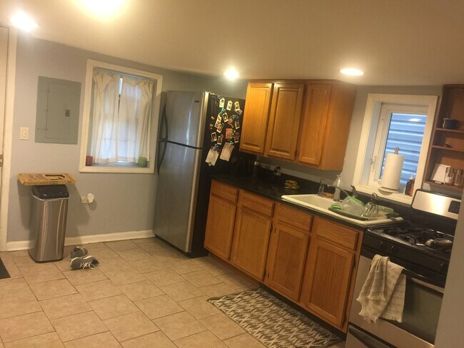 Foto del edificio - 2721 N Artesian Ave