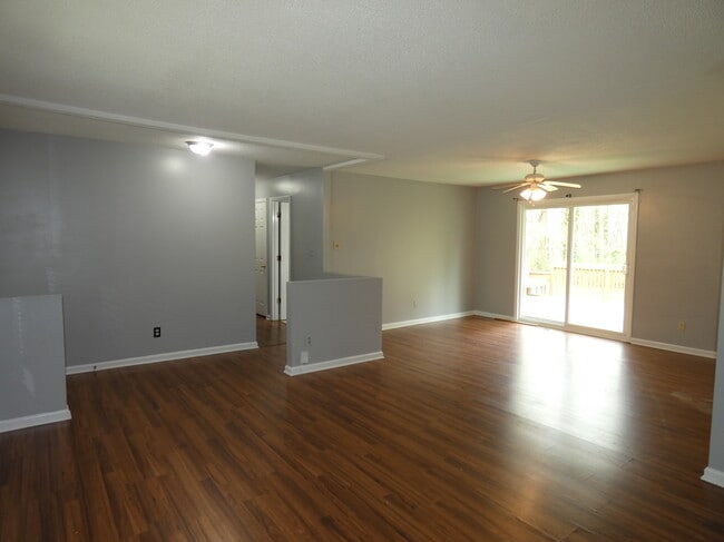 Building Photo - 5800 Meadowbrook Rd