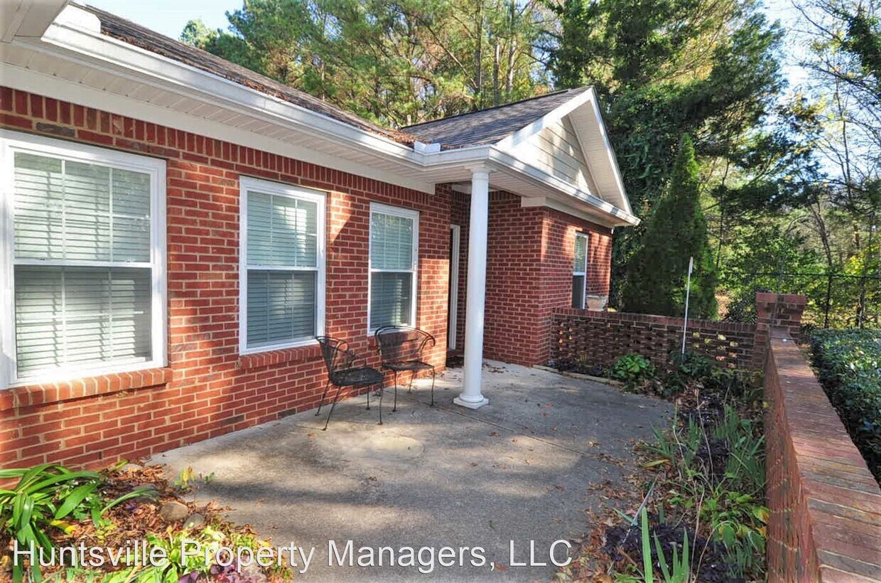 3 br, 2 bath House 84 Valley Way Circle House Rental in Huntsville