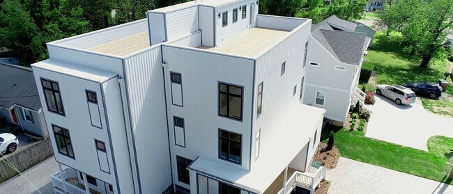 Foto del edificio - Turn-Key Luxury Rental: Brand-New 4BD + Office w/ Private Sunset Rooftop