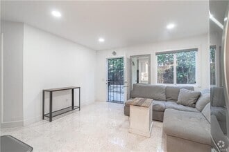 Building Photo - 376 Miraleste Dr