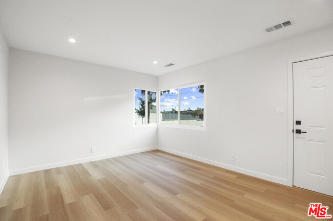 Foto del edificio - 2521 10th St