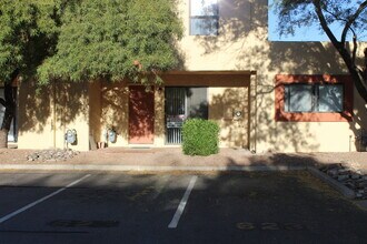 Building Photo - 621 S Kacee Ave