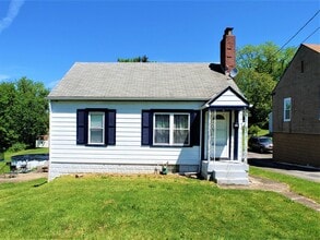 Building Photo - 631 Kenny St