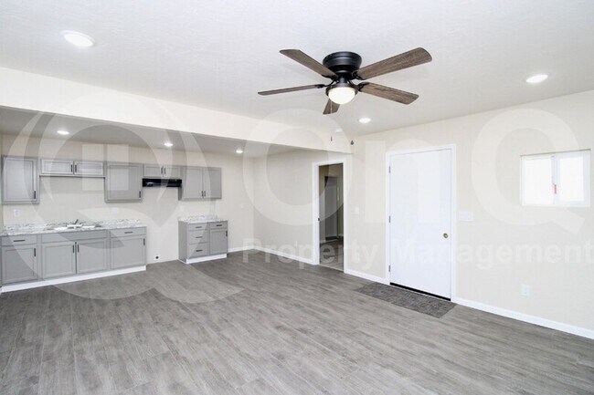 Building Photo - 2703 East Saguaro Drive