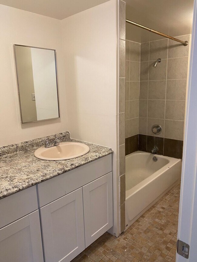 Foto del edificio - 190 Griswold Way