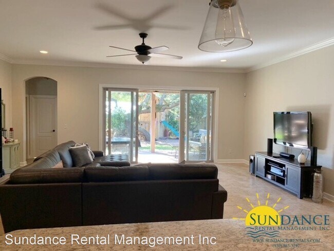 Foto del edificio - 4 br, 2.5 bath House - 725 Beach Drive
