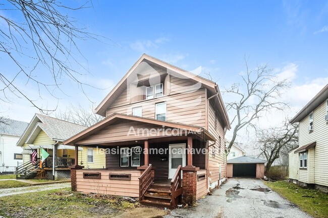 Building Photo - 659 East Ave