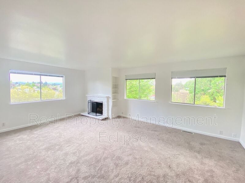 4051 Letitia Ave S Unit B, Seattle, WA 98118 Condo for Rent in