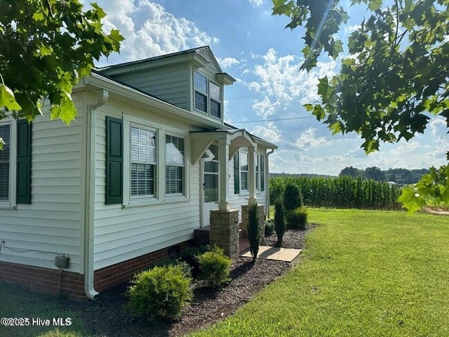 Building Photo - 10129 Baldy Hill Rd