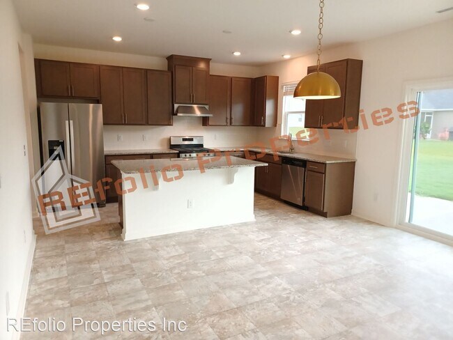 Building Photo - 5 br, 3 bath House - 358 Summer Ranch Drive