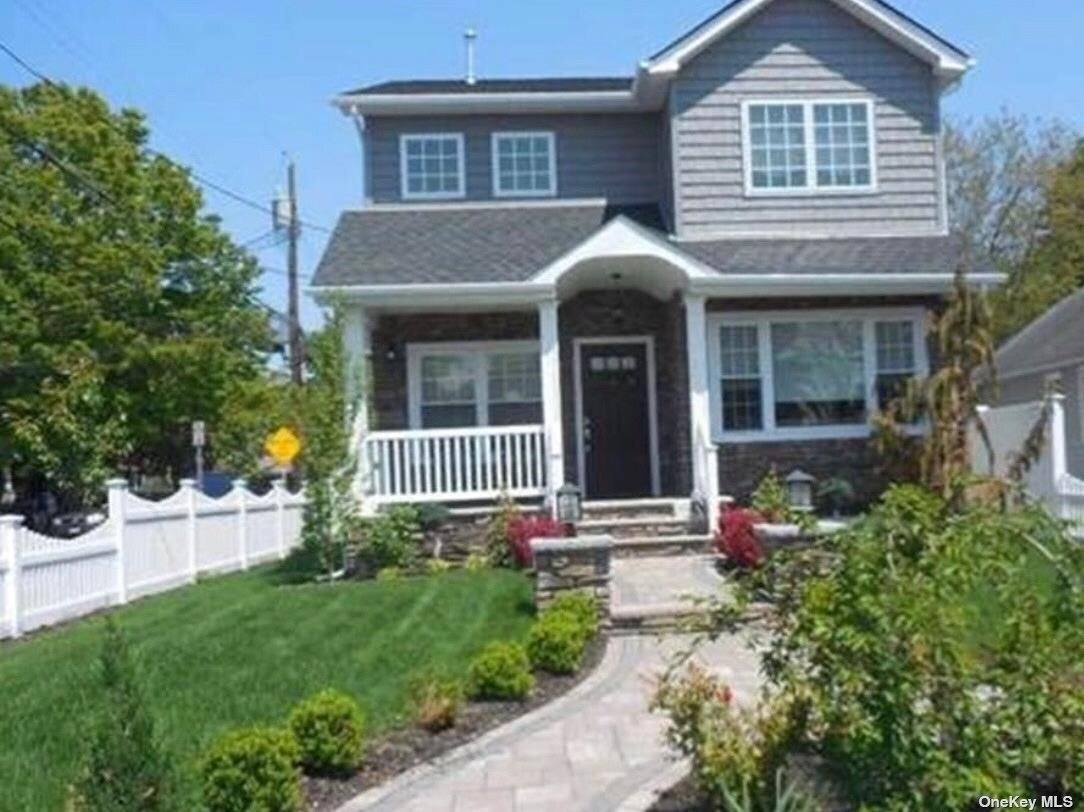 Primary Photo - 1833 Merrick Ave