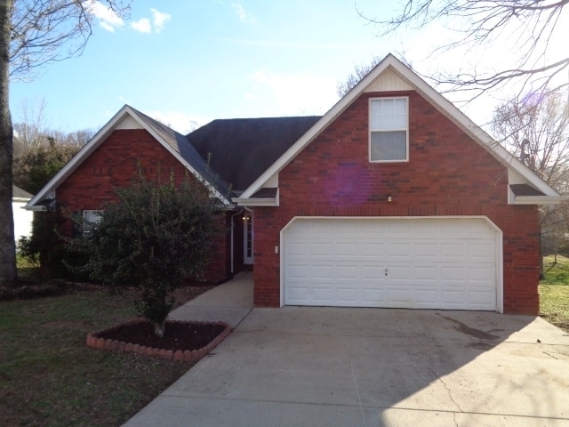 Building Photo - 1578 Laurel Ledge Dr