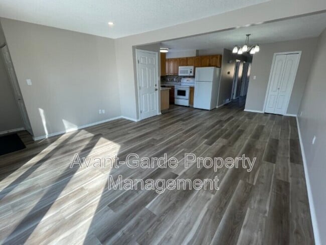 Building Photo - 10329-10150 150 St NW