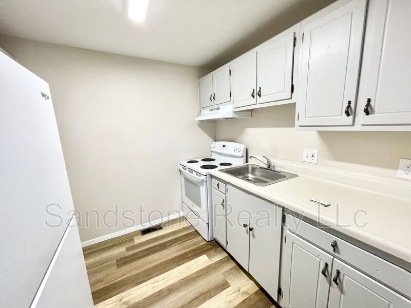 5520 Beavercrest Dr Unit 6, Lorain, OH 44053 Condo for Rent in