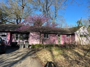Building Photo - 1814 Sheridan Rd