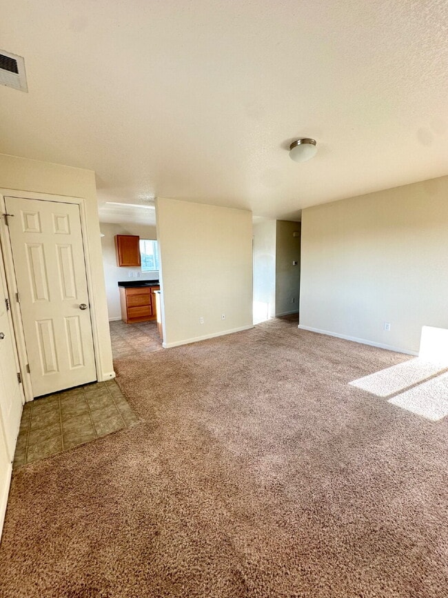 Building Photo - 204 Abby Rd