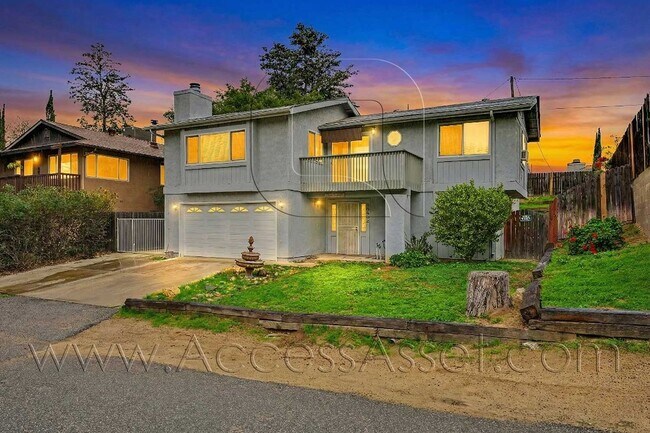 Building Photo - Wonderful 3 Bedroom, 2 Bath Home In Lake Elsinore!