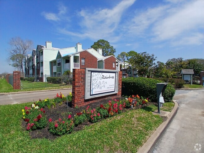 Building Photo - Raintree Apartments