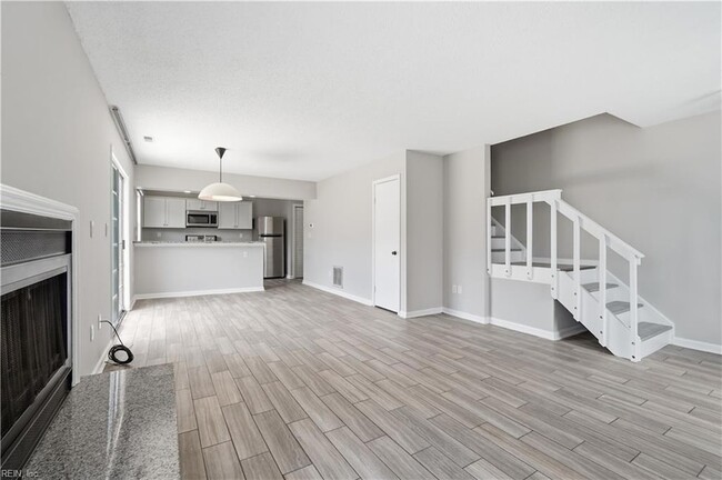 Building Photo - 317 Ferdinand Cir